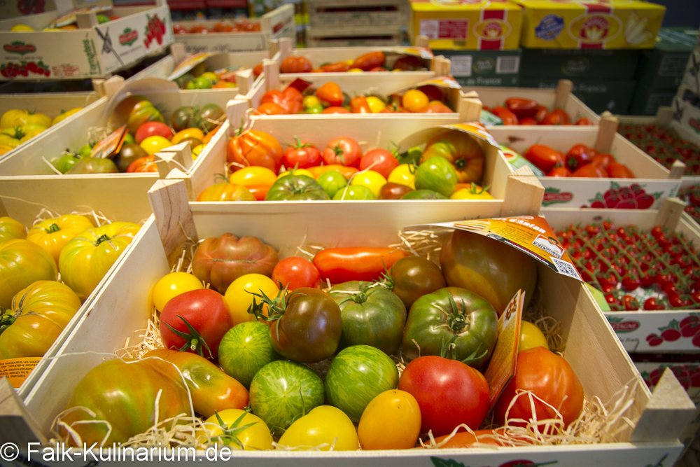 Bunte Tomaten auf dem Rungis Markt in Paris