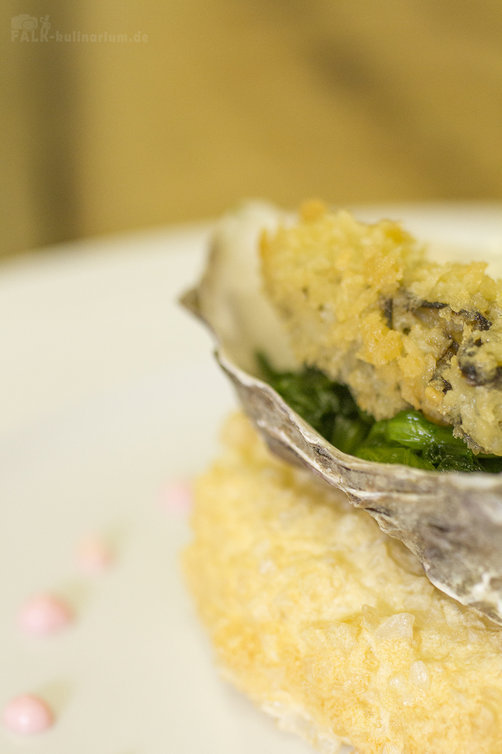 Gebackene Austern auf Pak Choi mit Granatapfel-Mayonnaise